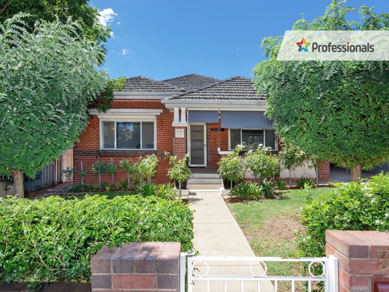 33 Macleay Street, Turvey Park NSW 2650