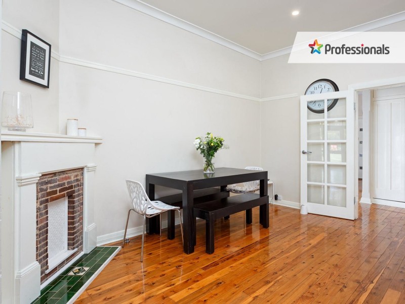 33 Macleay Street, Turvey Park NSW 2650