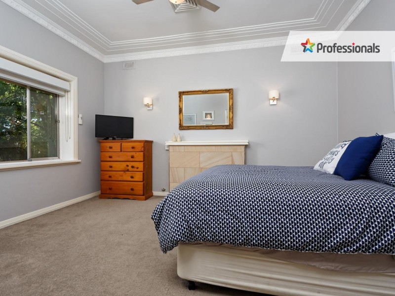 33 Macleay Street, Turvey Park NSW 2650