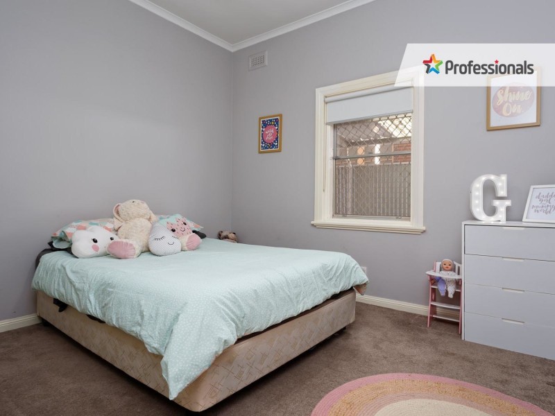 33 Macleay Street, Turvey Park NSW 2650