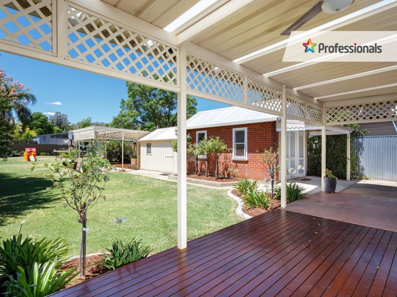 33 Macleay Street, Turvey Park NSW 2650