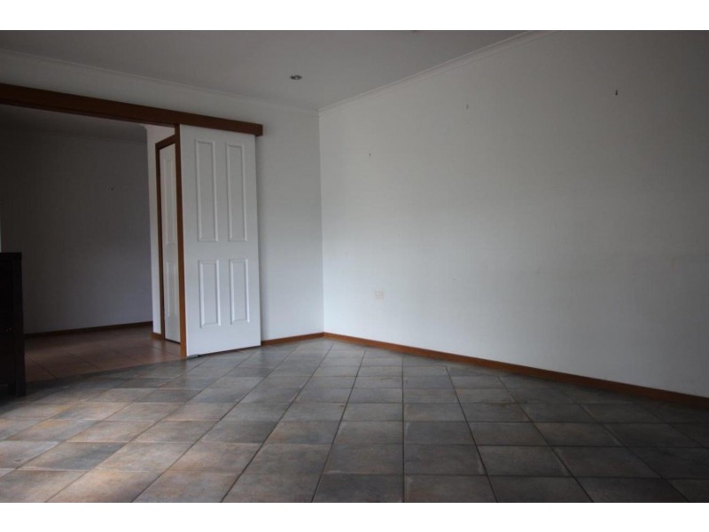 38 Pinaroo Drive, Wagga Wagga NSW 2650