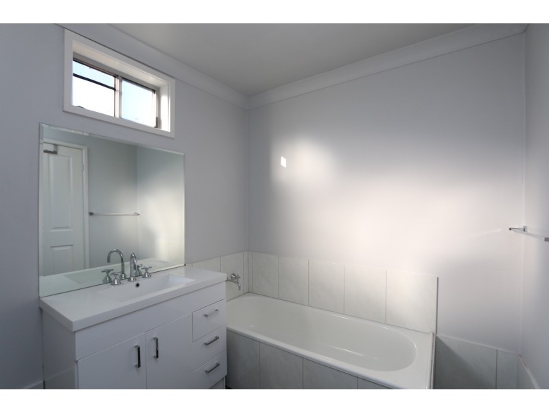 30 Broad Street, Wagga Wagga NSW 2650
