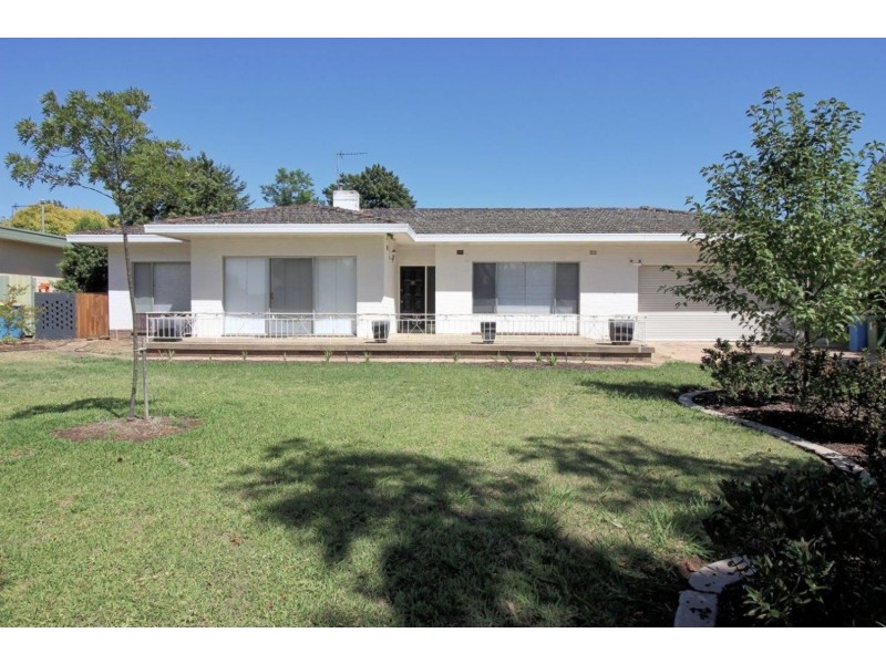 22 Dalkeith Avenue, Lake Albert NSW 2650