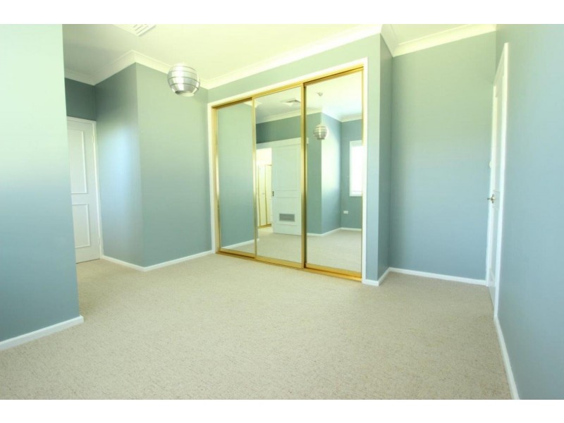 22 Dalkeith Avenue, Lake Albert NSW 2650