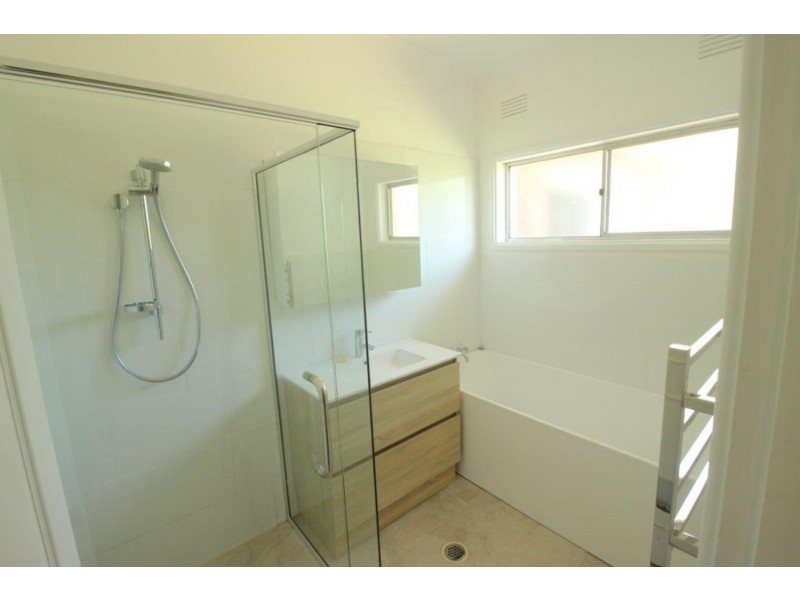 22 Dalkeith Avenue, Lake Albert NSW 2650