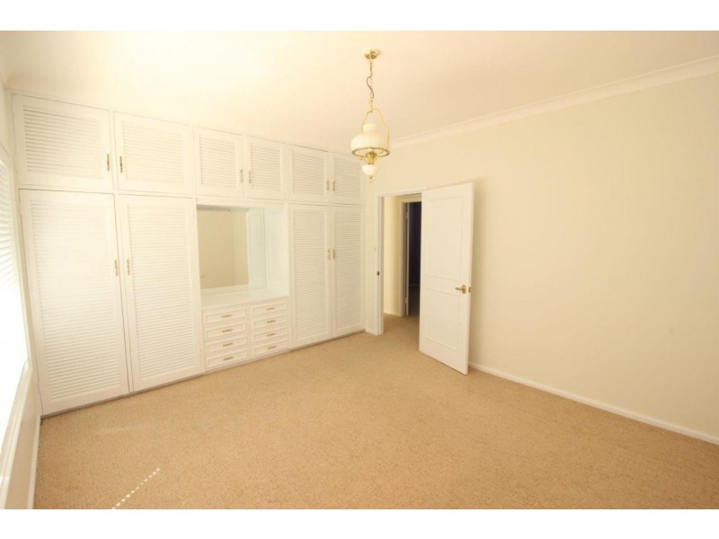 22 Dalkeith Avenue, Lake Albert NSW 2650