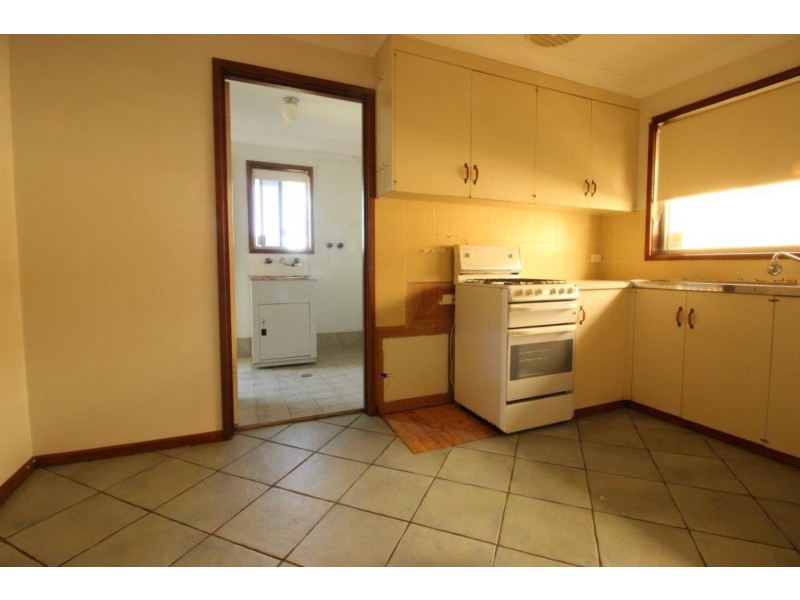 6 Truman Avenue, Tolland NSW 2650
