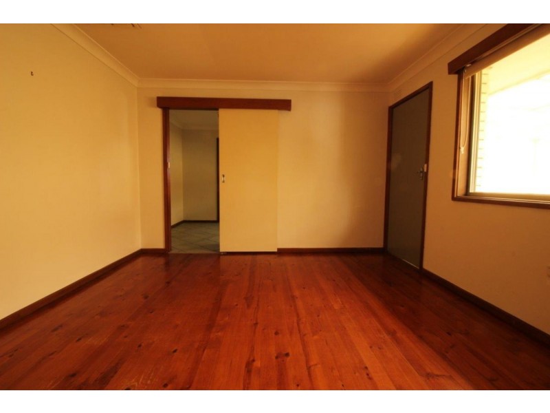 6 Truman Avenue, Tolland NSW 2650