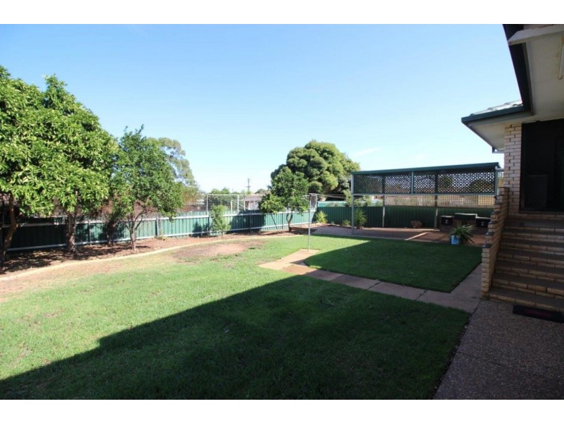 6 Truman Avenue, Tolland NSW 2650