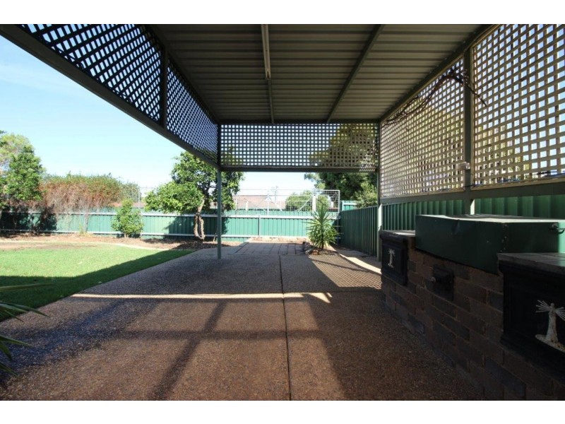 6 Truman Avenue, Tolland NSW 2650