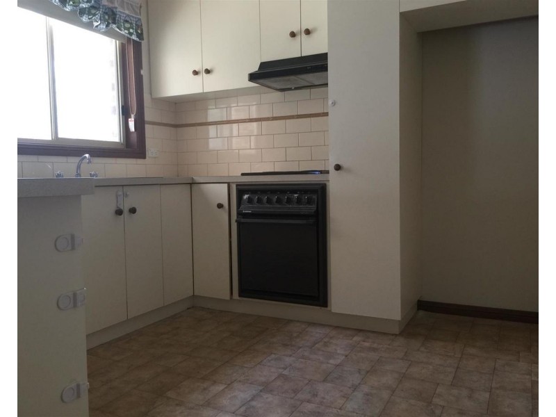 1/13 Bamarook Crescent, Wagga Wagga NSW 2650