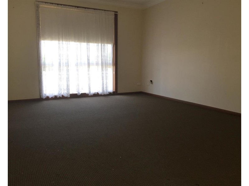 1/13 Bamarook Crescent, Wagga Wagga NSW 2650