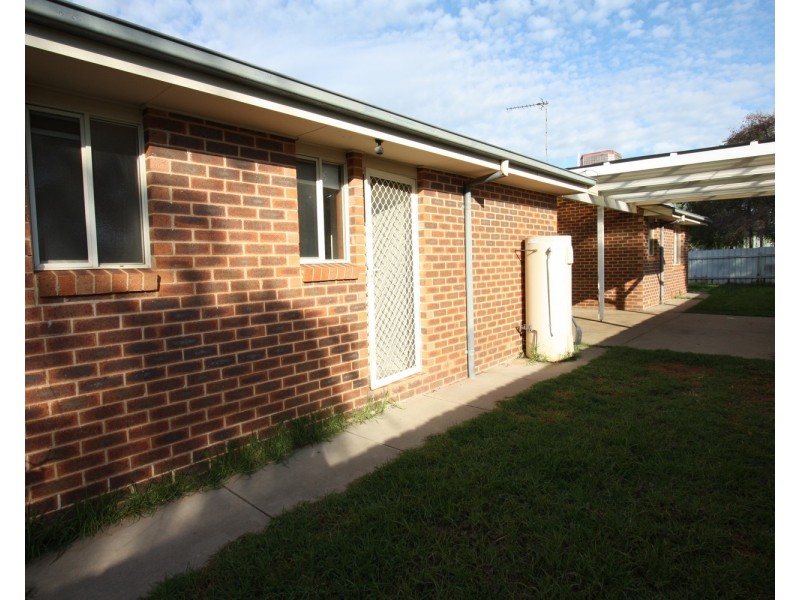 1/13 Bamarook Crescent, Wagga Wagga NSW 2650