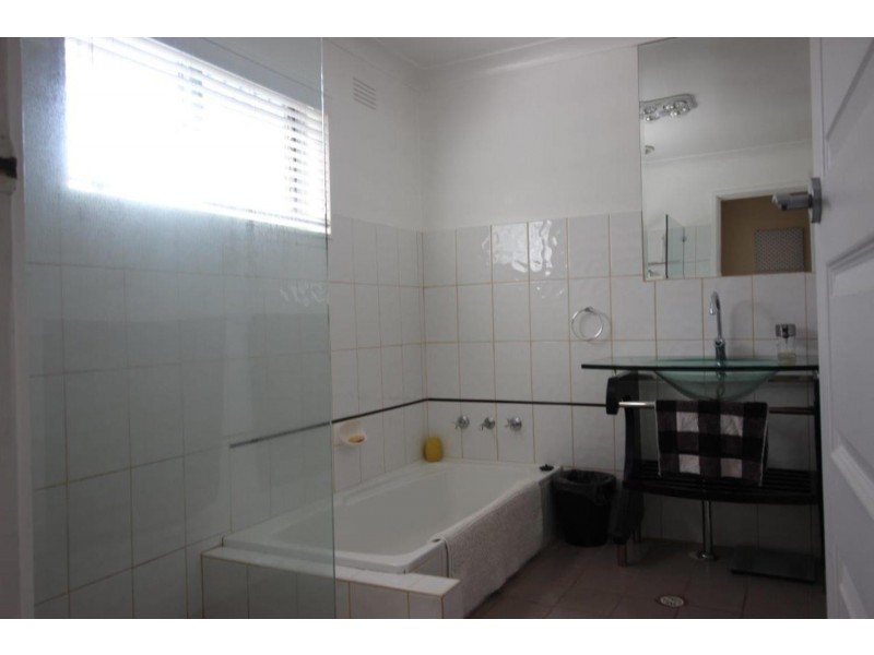 35 Malaya Drive, Tolland NSW 2650