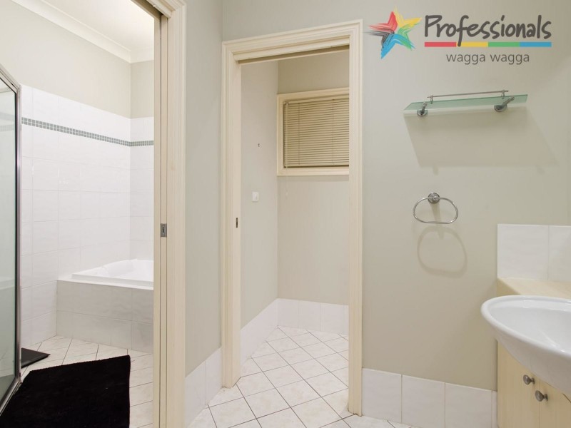 18 Stellway Close, Kooringal NSW 2650
