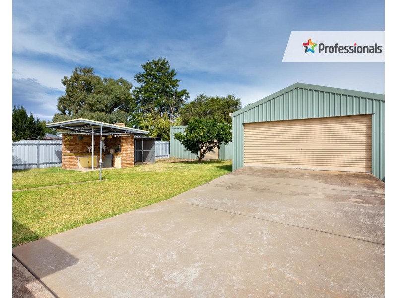 12 Veale Street, Ashmont NSW 2650
