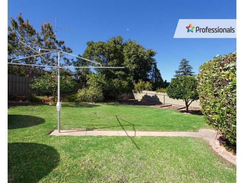 3 Malaya Drive, Tolland NSW 2650