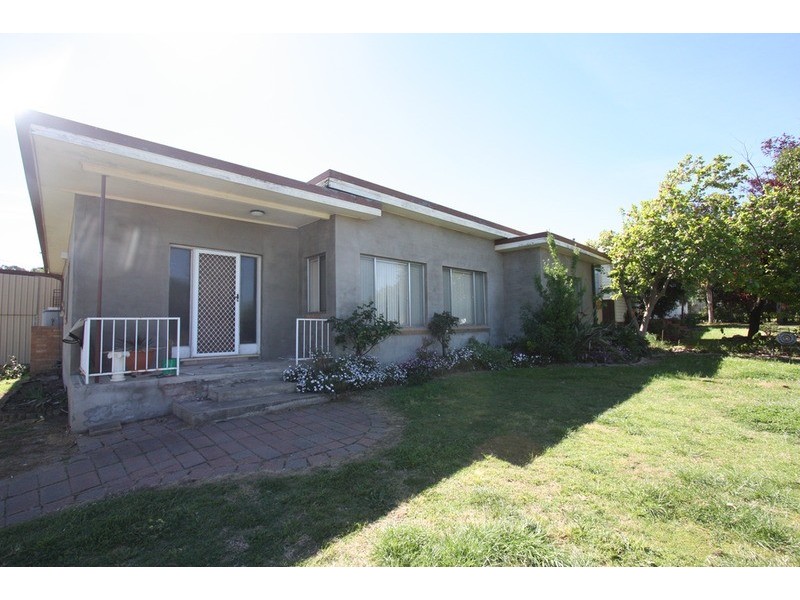 1 Marconi Street, Kooringal NSW 2650