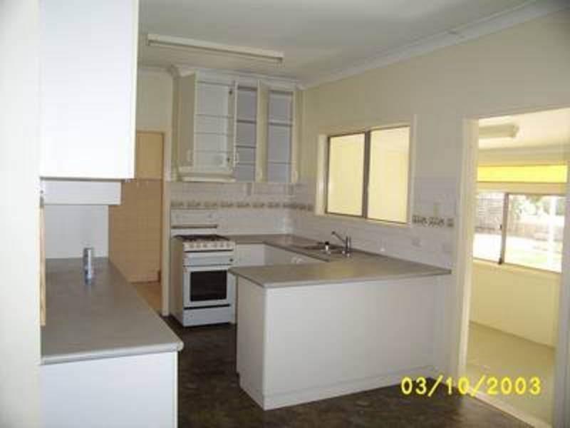 42 Grove Street, Kooringal NSW 2650