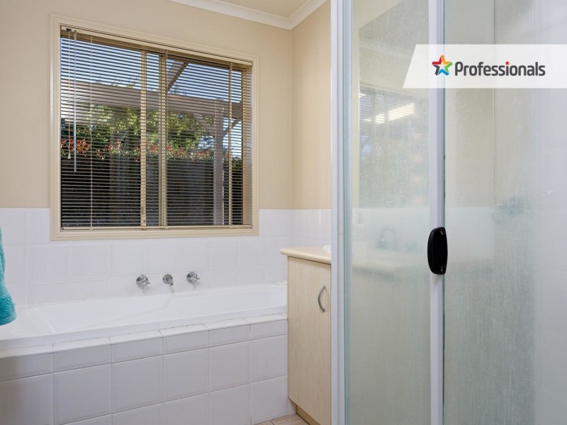 6 Grampian Place, Tatton NSW 2650