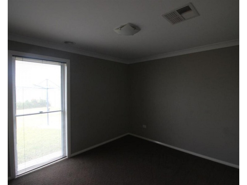 66 Strickland Drive, Boorooma NSW 2650