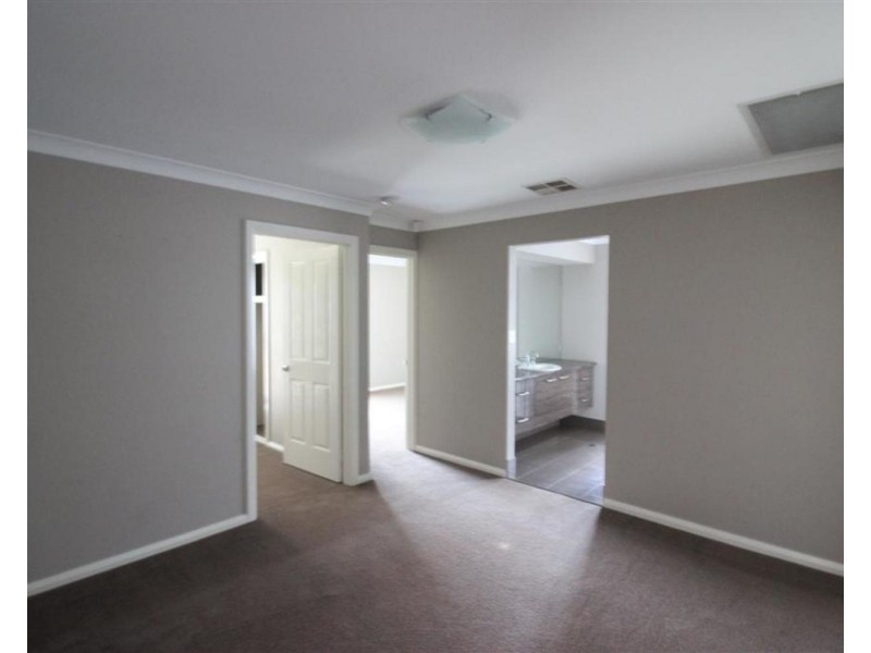 66 Strickland Drive, Boorooma NSW 2650