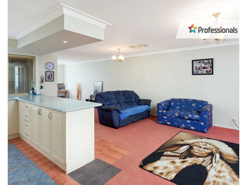 4 Walteela Avenue, Mount Austin NSW 2650