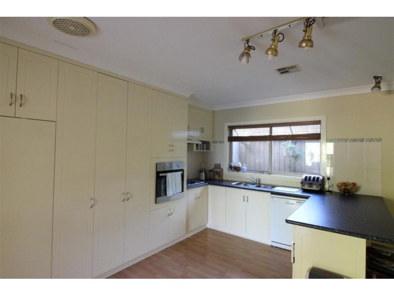 24 Andrews Avenue, Kooringal NSW 2650