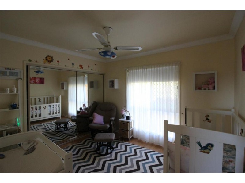 24 Andrews Avenue, Kooringal NSW 2650