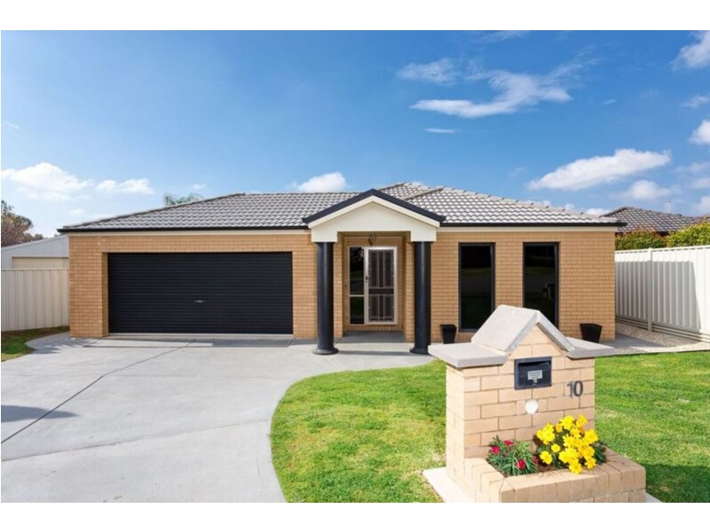 10 Walla Place, Glenfield Park NSW 2650
