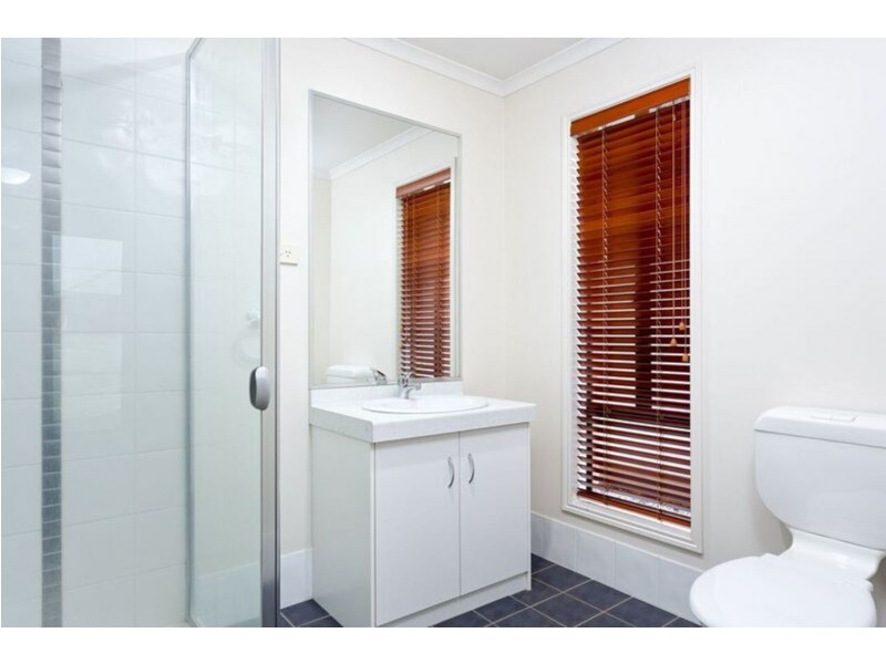 10 Walla Place, Glenfield Park NSW 2650