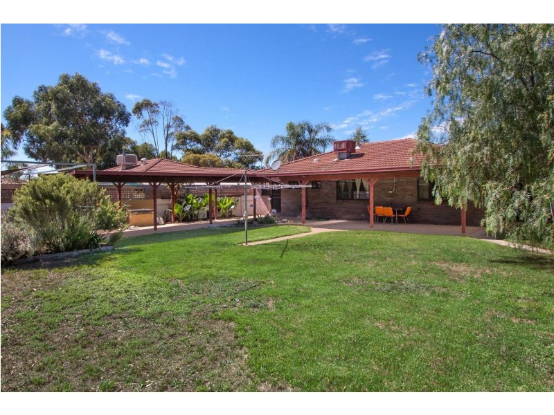 9 Matheson Place, Estella NSW 2650