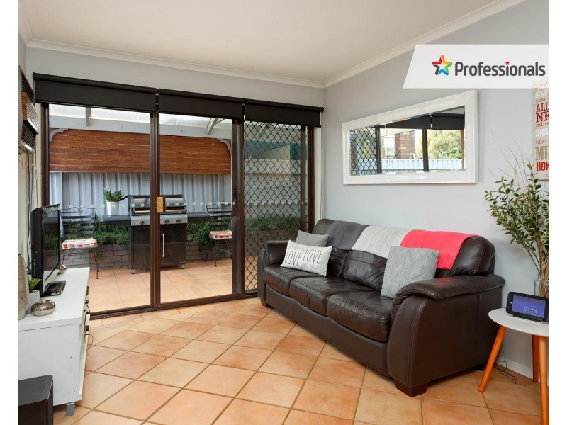 24 Merinda Crescent, Kooringal NSW 2650