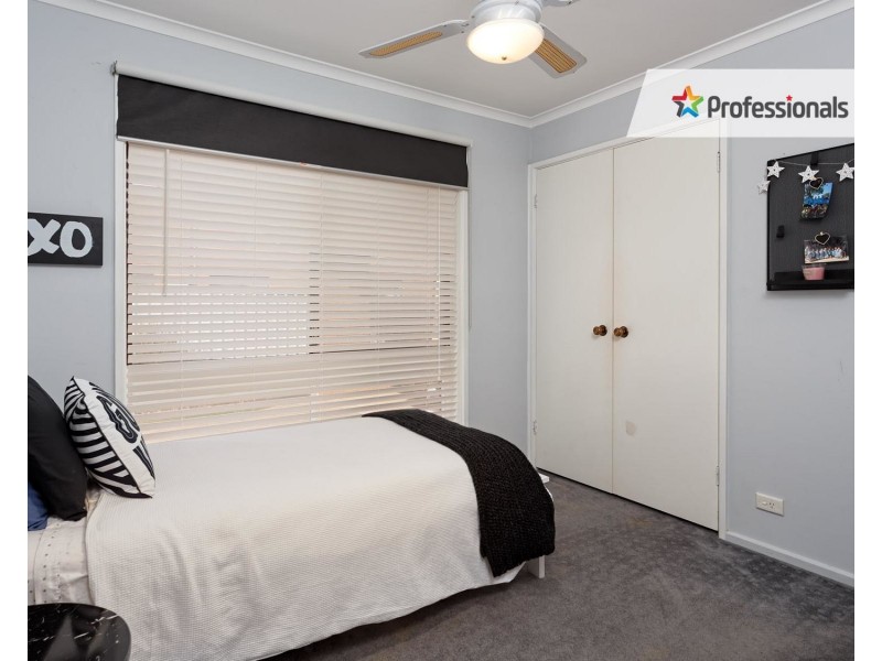 24 Merinda Crescent, Kooringal NSW 2650