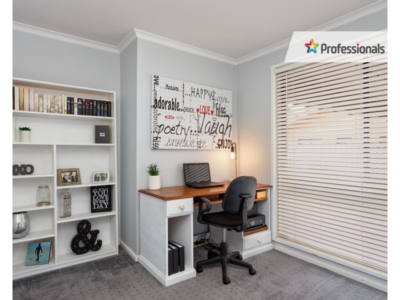 24 Merinda Crescent, Kooringal NSW 2650