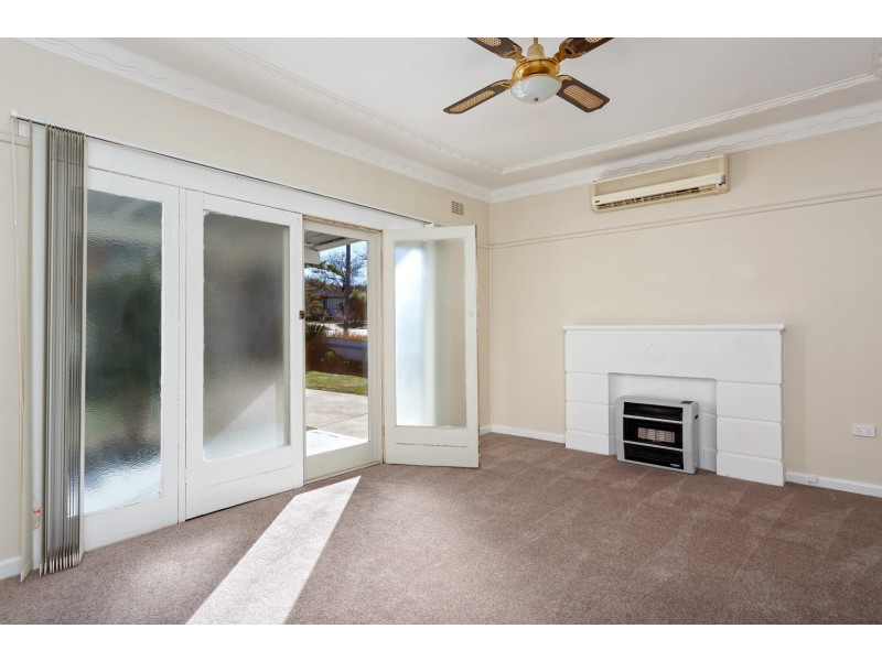 337 Lake Albert Road, Lake Albert NSW 2650