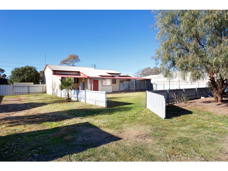2 Uranquinty Street, Uranquinty NSW 2652