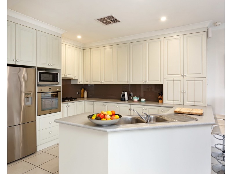 11 Warrawong Street, Kooringal NSW 2650