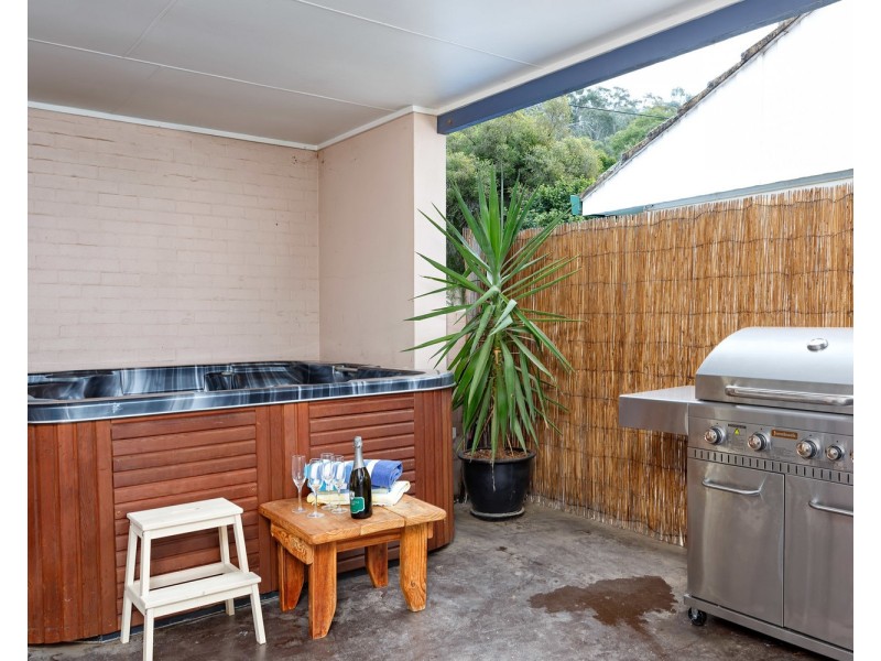 11 Warrawong Street, Kooringal NSW 2650