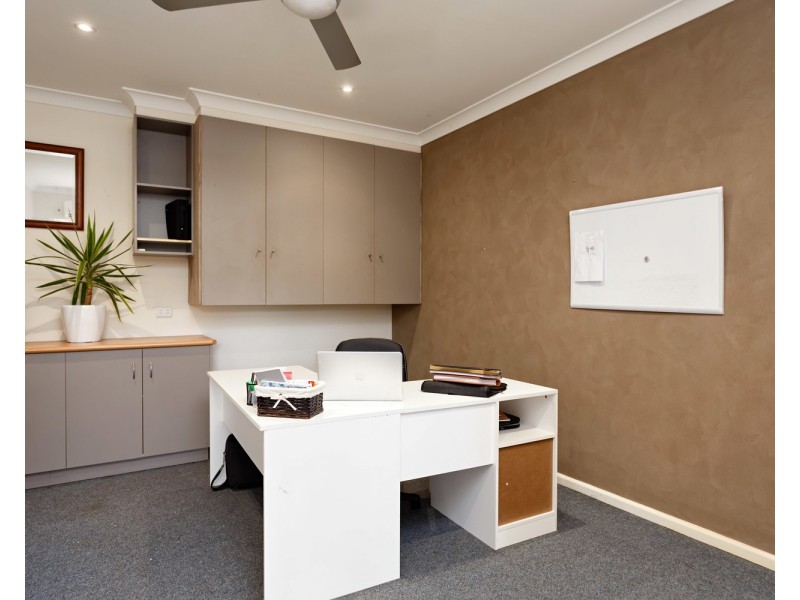 11 Warrawong Street, Kooringal NSW 2650