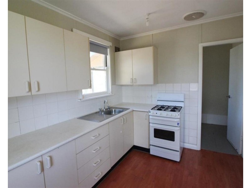 9 Hunter Street, Mount Austin NSW 2650