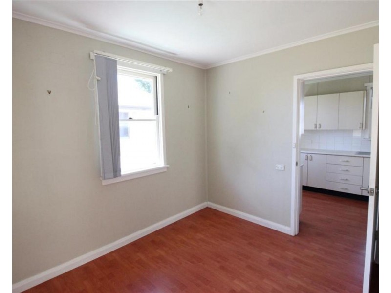 9 Hunter Street, Mount Austin NSW 2650