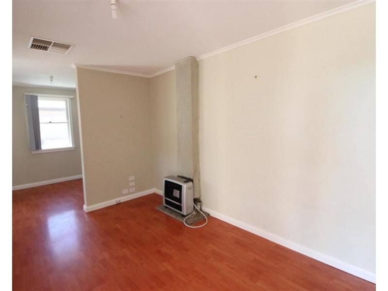 9 Hunter Street, Mount Austin NSW 2650