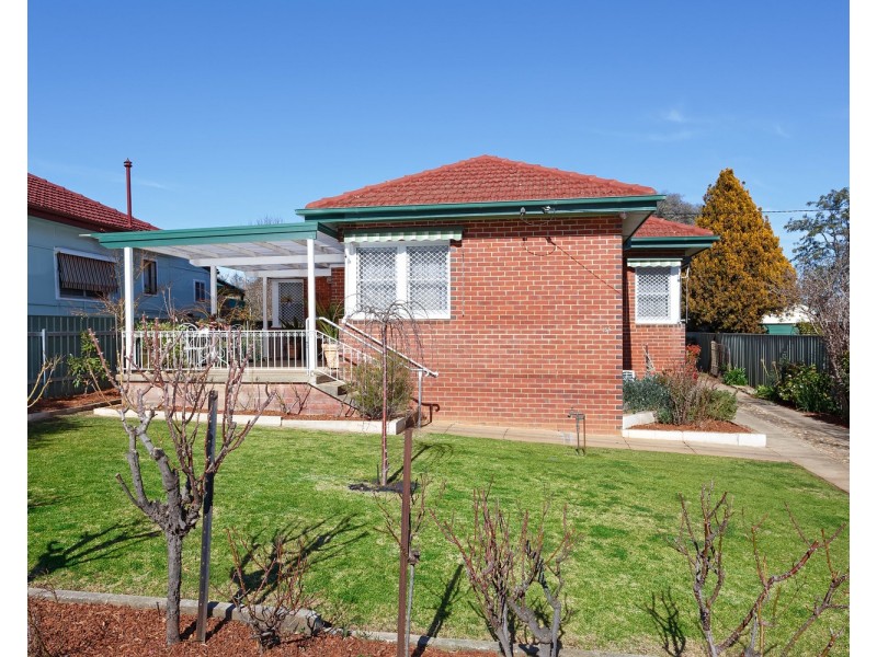156 Fernleigh Road, Mount Austin NSW 2650