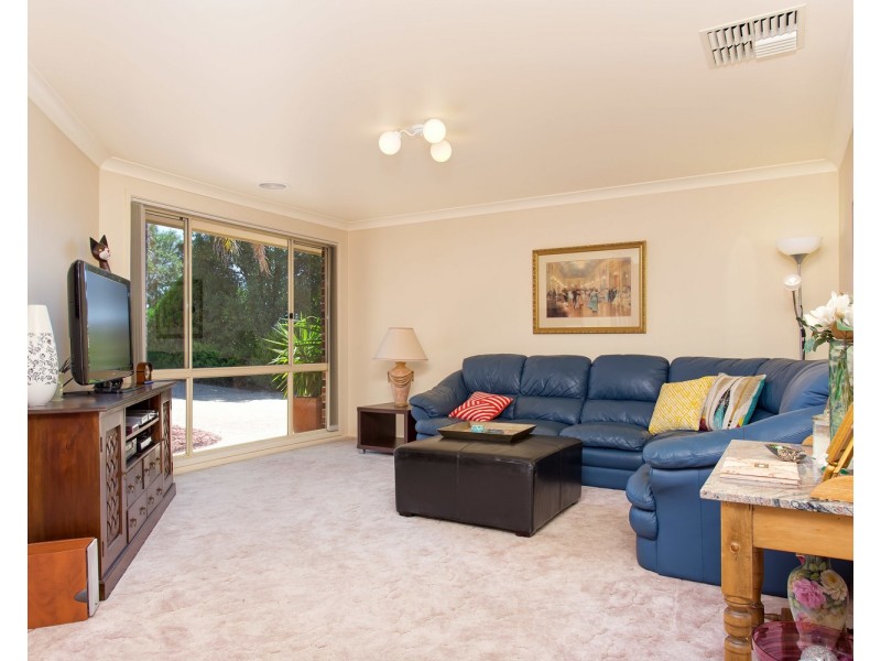 70 Simkin Crescent, Kooringal NSW 2650