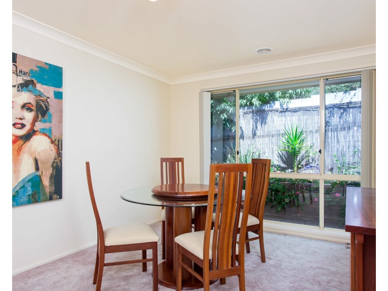 70 Simkin Crescent, Kooringal NSW 2650