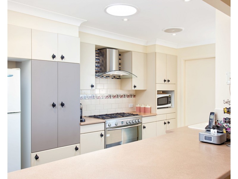 70 Simkin Crescent, Kooringal NSW 2650