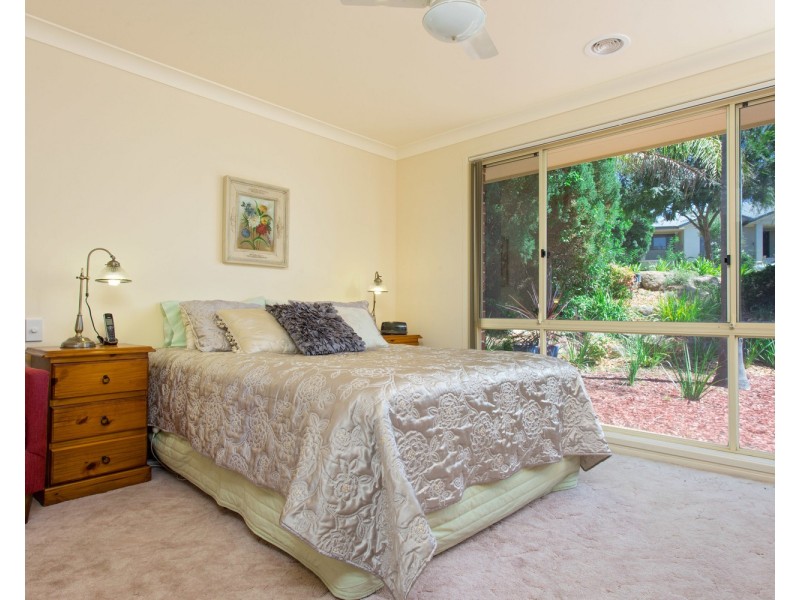 70 Simkin Crescent, Kooringal NSW 2650