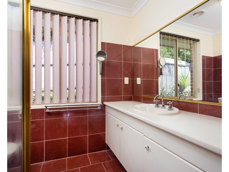 70 Simkin Crescent, Kooringal NSW 2650